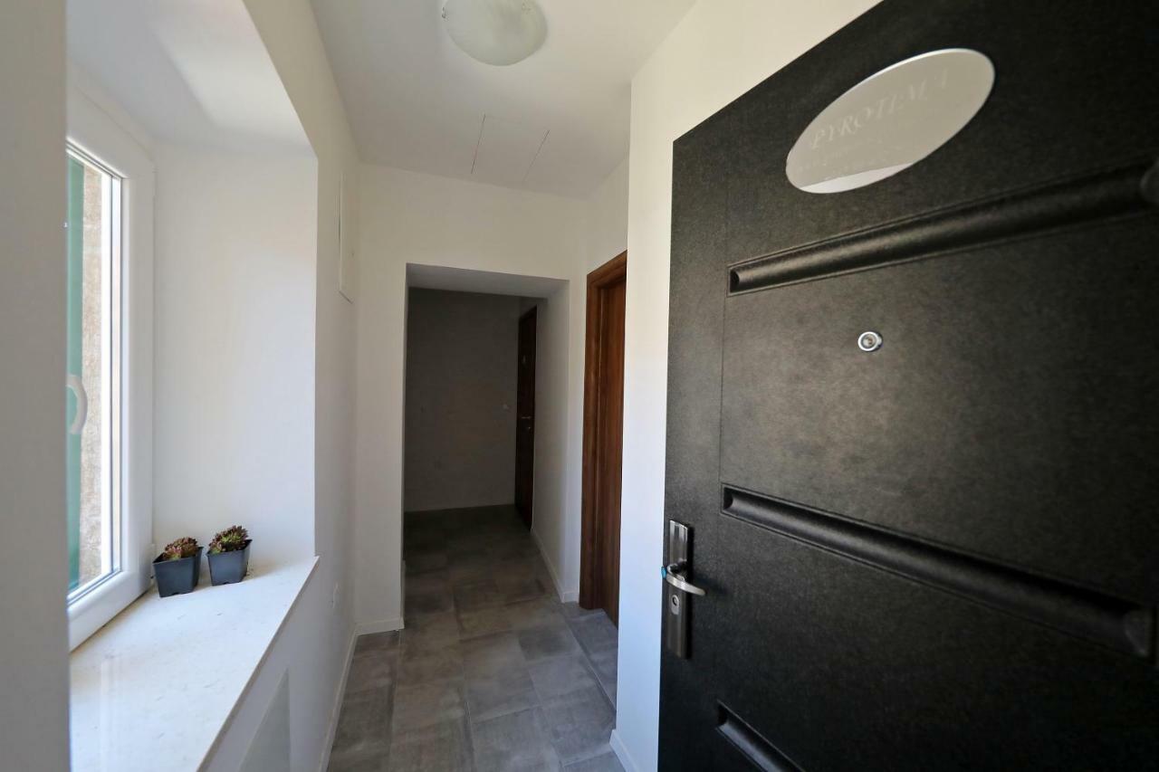Pyrotima Apartments Zára Kültér fotó
